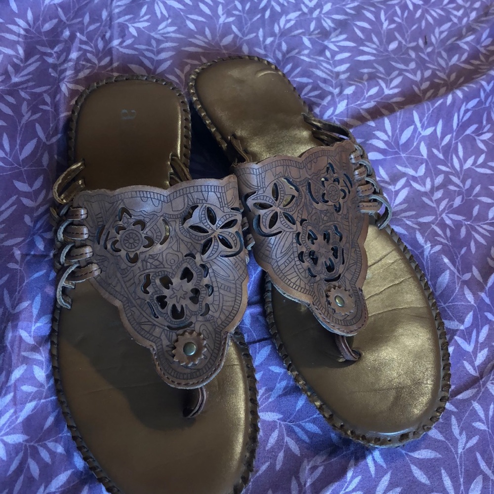 Brown small heel sandal